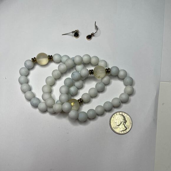 three white bracelets set costume jewelry pull on stretch some clear beads - Picture 8 of 13